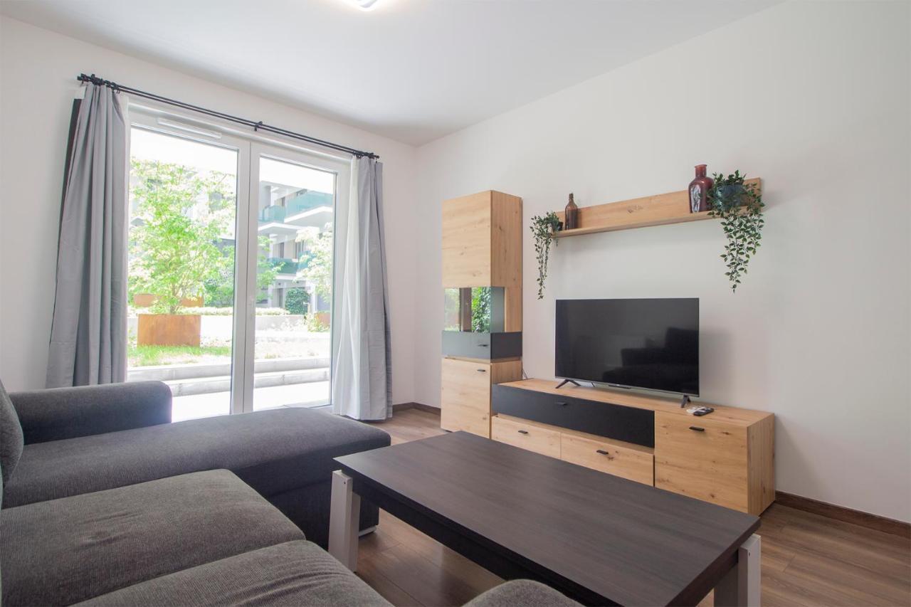 Corvin Modern Two Bedroom Apartment Free Parking Budapeste Exterior foto