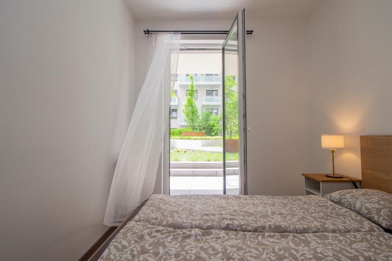Corvin Modern Two Bedroom Apartment Free Parking Budapeste Exterior foto