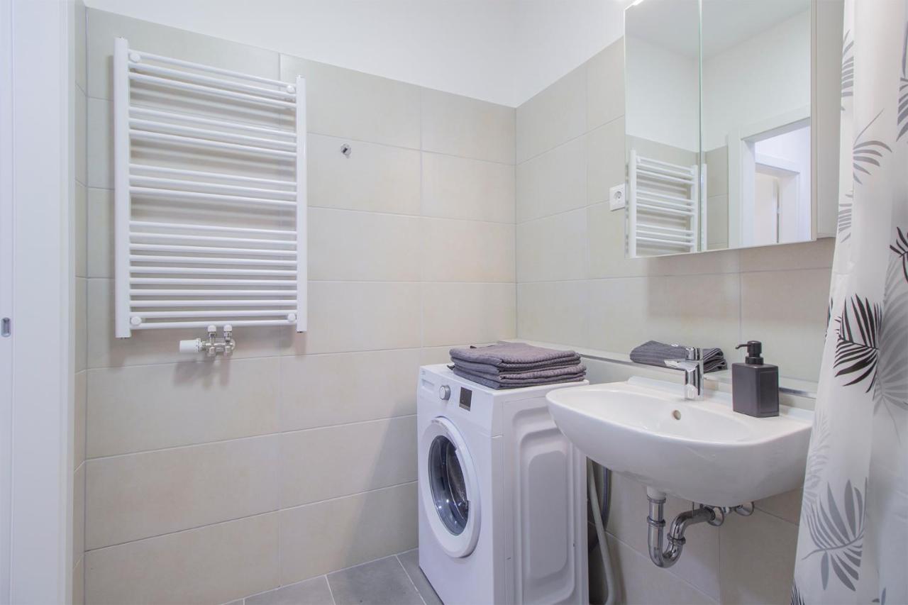 Corvin Modern Two Bedroom Apartment Free Parking Budapeste Exterior foto