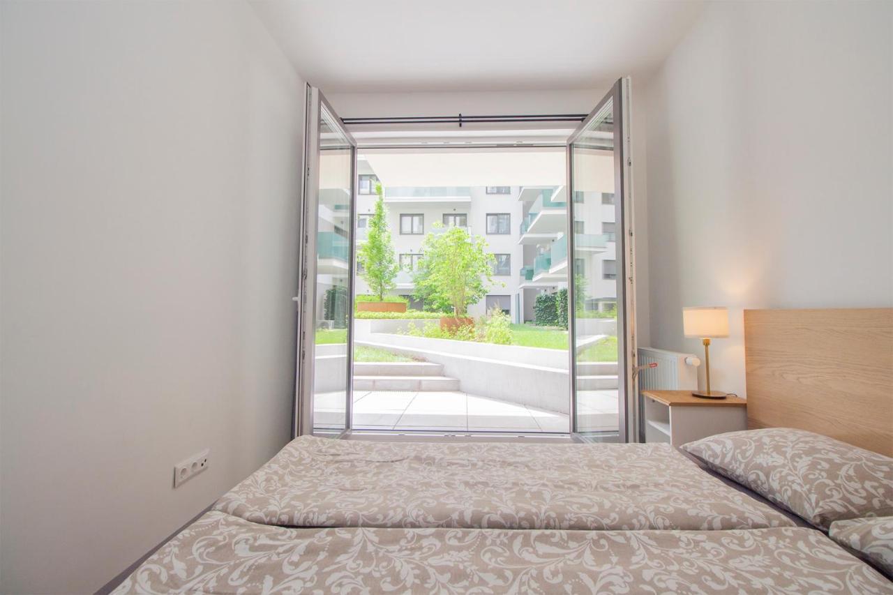 Corvin Modern Two Bedroom Apartment Free Parking Budapeste Exterior foto