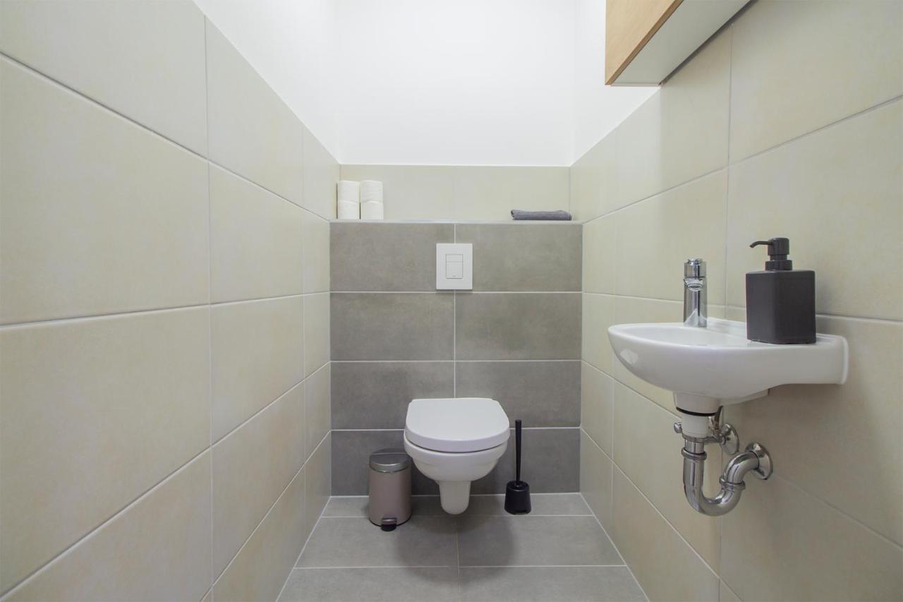 Corvin Modern Two Bedroom Apartment Free Parking Budapeste Exterior foto