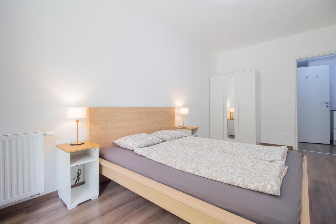 Corvin Modern Two Bedroom Apartment Free Parking Budapeste Exterior foto